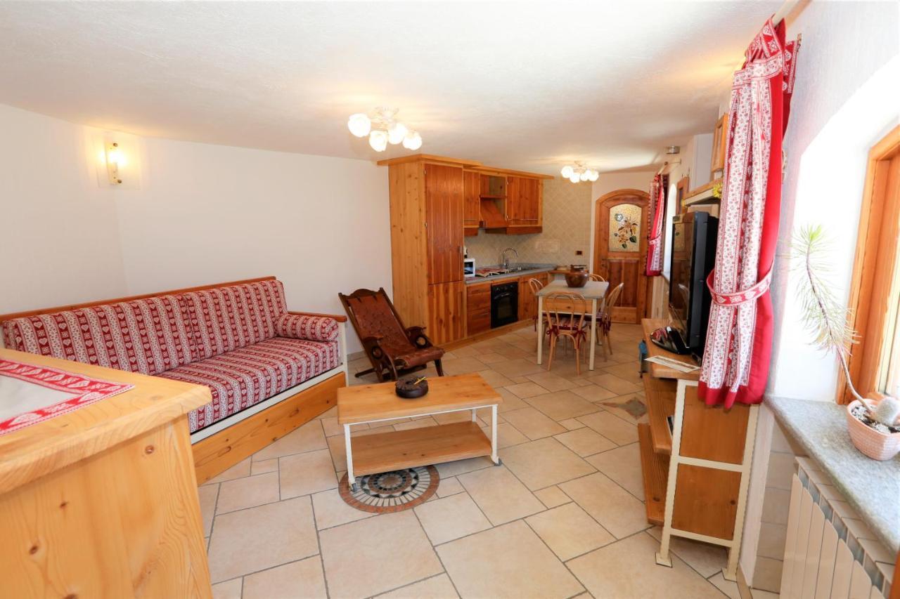 Bellevue Apartment Aosta Bagian luar foto